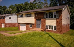 1105 Hollyberry Lane, South Charleston, WV 25309