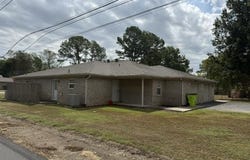 1302 S Leslie Street, Stuttgart, AR 72160-0000