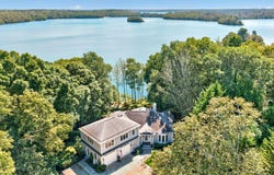 86 Pimlico Pond Road, Mashpee, MA 02649