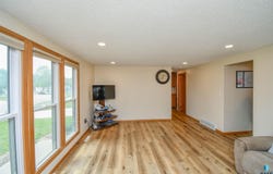 3604 E 25th St, Sioux Falls, SD 57103