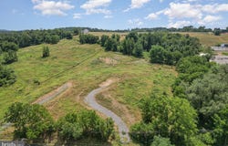 281 N LEWISBERRY ROAD, MECHANICSBURG, PA 17055