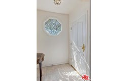210 N Palm Dr, Beverly Hills, CA 90210