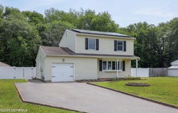 499 Laurelwood Drive, Lanoka Harbor, NJ 08734