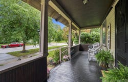 304 N Worth Avenue, Elgin, IL 60123