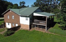 893 Zinc  RD, Harrison, AR 72601