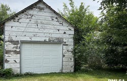 506 W MCLEAN Street, Colchester, IL 62326