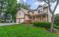 2502 SW Locust Street, Oak Grove, MO 64075
