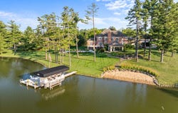 92 Hawthorne Road, Barrington Hills, IL 60010