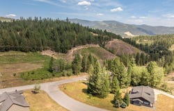 101 Happy Trail Ln, Pinehurst, ID 83850