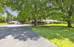 424 W Olive Street, Bolivar, MO 65613