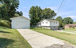 604 HILLCREST ROAD, ADAMSVILLE, AL 35005