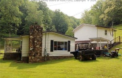 1849 Three Mile Road, Elkview, WV 25071