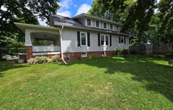325 S 10th Street, Monmouth, IL 61462