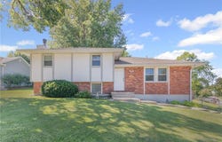 10439 N Cherry Drive, Kansas City, MO 64155