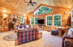 17 Mayo Rd, Hubbardston, MA 01452