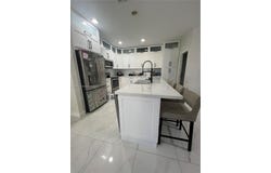 16548 SW 43rd Ln, Miami, FL 33185