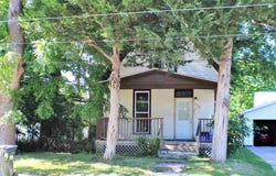 1016 Rochester Ave, IowaCity, IA 52240