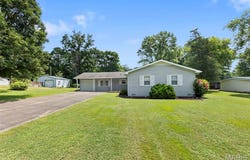 2520 Singing Hills Drive, Cape Girardeau, MO 63701