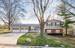 3204 Bristol Hall Drive, Bridgeton, MO 63044