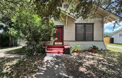 518 E Kenedy Avenue, Kingsville, TX 78363