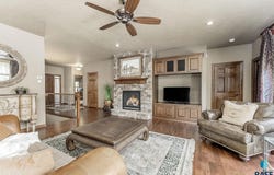 5809 S Nature Run Pl, Sioux Falls, SD 57108