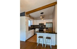 512 Oaklane St, McPherson, KS 67460