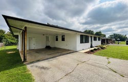 405 W Dearborn St, Muscle Shoals, AL 35661
