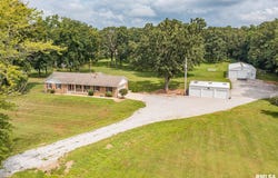 1723 WALNUT HILL Road, Centralia, IL 62801