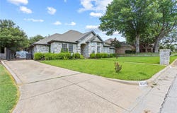 6711 Landover Hills Lane, Arlington, TX 76017