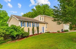 493 Lennox Way, ROCKY FACE, GA 30740