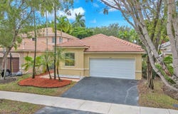 941 Bluewood Ter, Weston, FL 33327