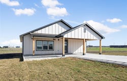 195 Bianca CIR, Del Valle, TX 78617