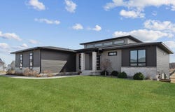 4207 Jakob Circle, Cedar Falls, IA 50613