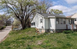 1300 Rixon, Alton, IL 62002
