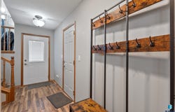 802 Lois Ln, Harrisburg, SD 57032