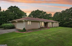 642 Lester RD, Fayetteville, GA 30215