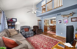 803 Ashbury Way, Ottawa, IL 61350