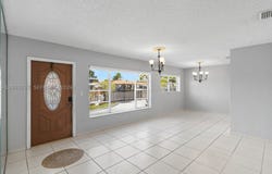 491 W 35th Pl, Hialeah, FL 33012
