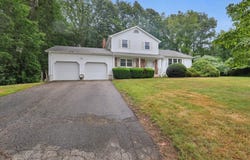 14 Glenvale Street, Waterford, CT 06385