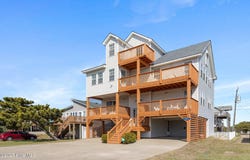 206 E Palmetto Street, Kill Devil Hills, NC 27948