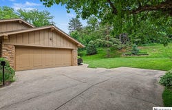 10262 Fieldcrest Drive, Omaha, NE 68114