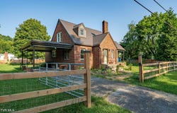 461 South Shady Avenue, Damascus, VA 24236