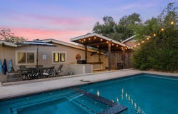 907 W Travis ST, Fredericksburg, TX 78624