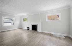 1047 Hillstone Road, Cleveland Heights, OH 44121