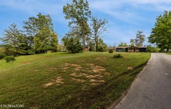210 Conifer Tr, Winfield, TN 37892