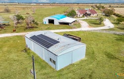 1093 Sunderman Road, Alleyton, TX 78935