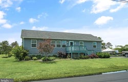 7466 BEEBE RD, CHINCOTEAGUE ISLAND, VA 23336