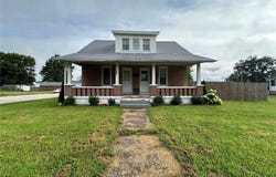 301 E Jackson Avenue, Owensville, MO 65066