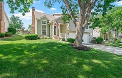 8515 W 109th Terrace, Overland Park, KS 66210