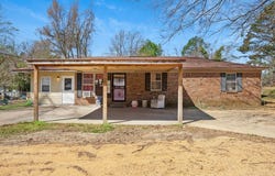 145 Broome St, CHARLESTON, MS 38921